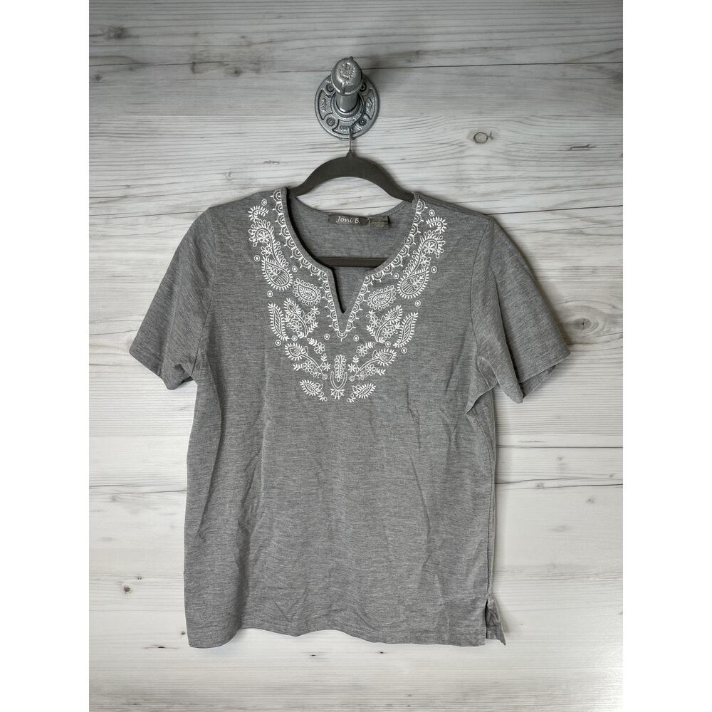 Joni B. Shirt Womens Medium Gray Embroidered Split Neck Short Sleeve Floral Boho